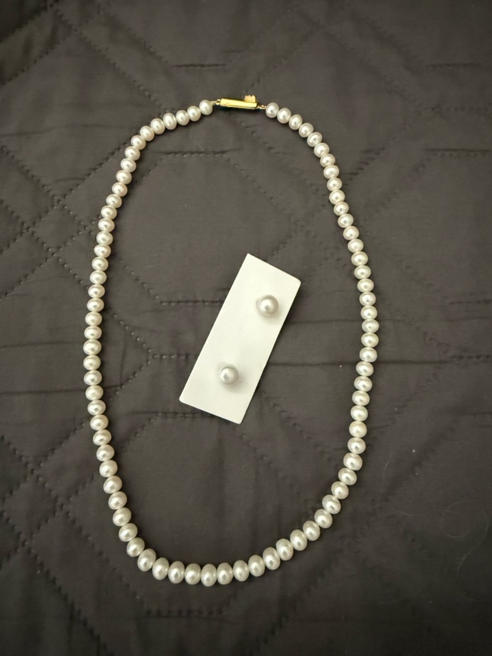 Classic White Natural Pearl Necklace and Stud Earrings Set